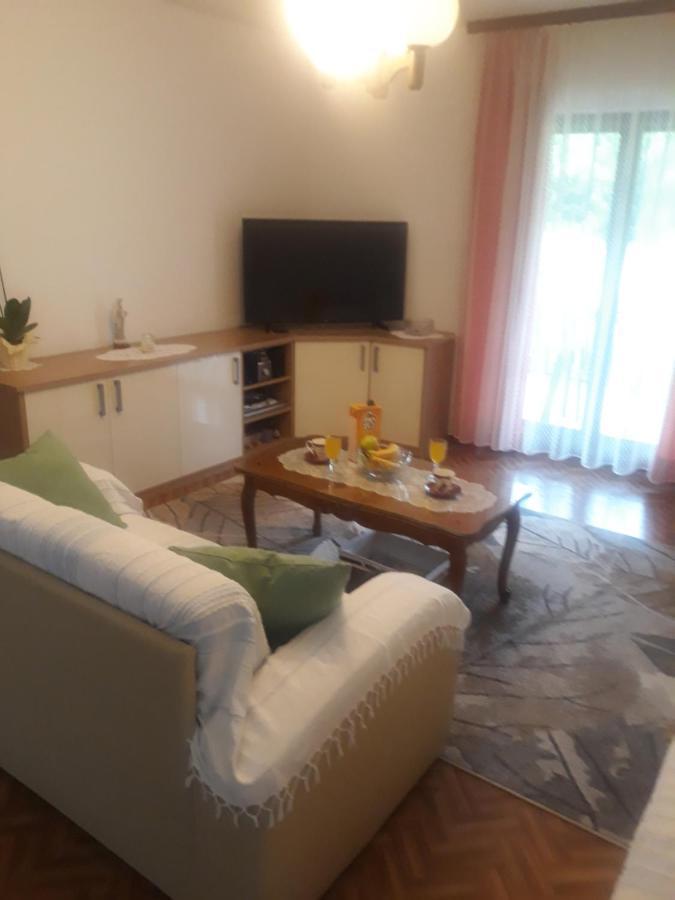 Apartman Lana Kijevo Exterior photo